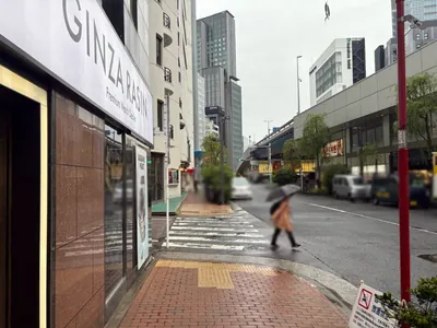 宝泉 （ホウセン）への道順 9／11：二つ目の路地を左折します。