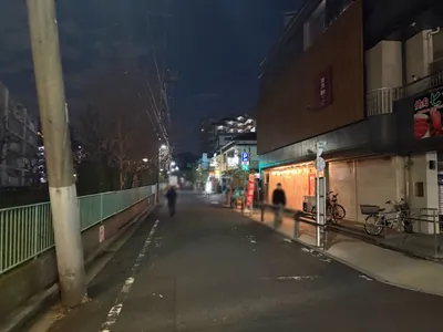 ルパン乃小屋 （ルパンノコヤ）への道順 9／10：直進します。