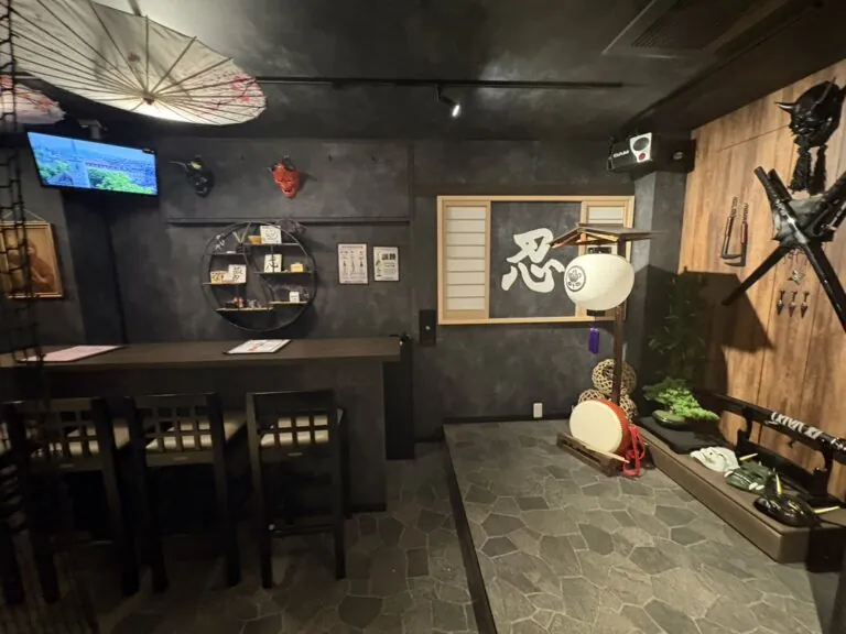 秋葉原　くノ一育成所 （東京忍者BAR 秋葉原 くノ一育成所）の店内