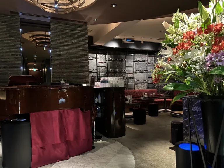 ソワニエの店内