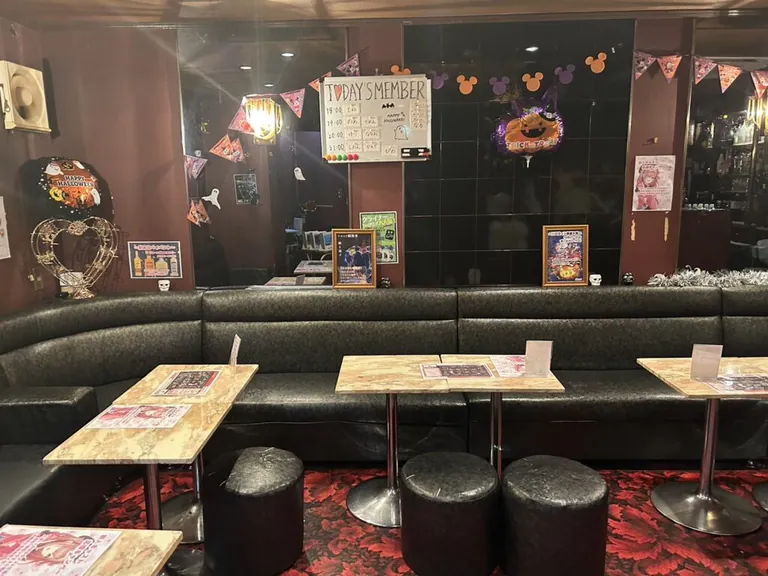 赤羽 フラワー (Girl’s Cafe FLOWER)の店内