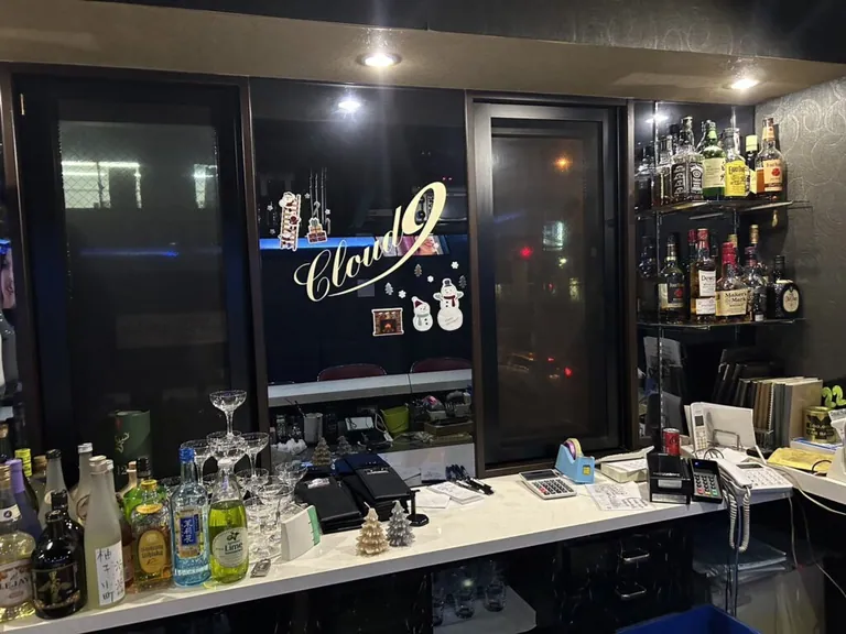 成増　クラウドナインの店内