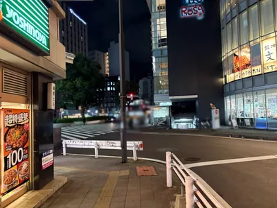 ジェネレーションへの道順 13／15：千葉中央駅のロータリーを左折します。