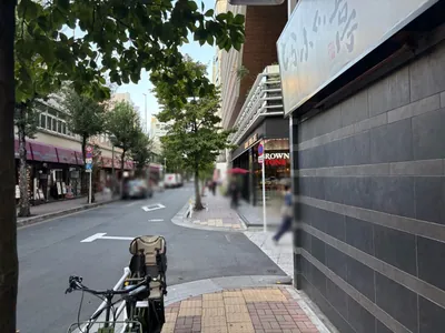 ピロポへの道順 10／11：二つ目の路地を右折します。
