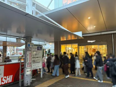 アリスへの道順 2／12：駅を背にして右手に進みます。