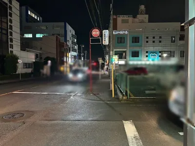 エデンへの道順 6／7：十字路が出てくるので越えて直進を続けます。