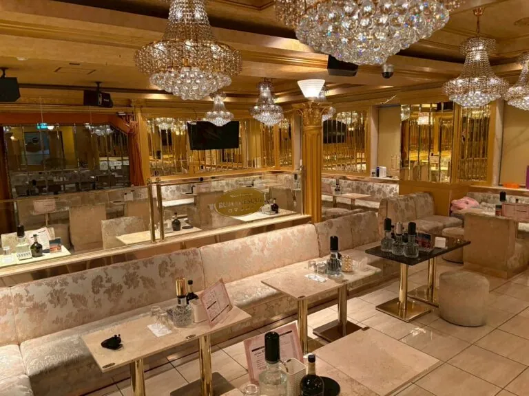 ロマネスクの店内