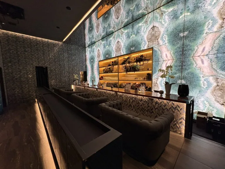 レインの店内