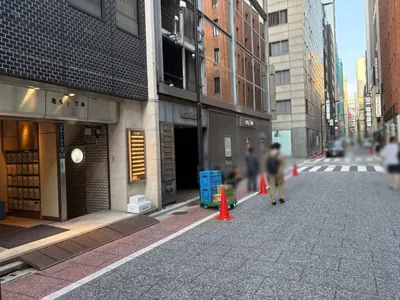 イッテンゴ （1・GO）への道順 8／8：少し進むと左手に銀座イッテンゴ の入る「WATANABE1stビル」があります。