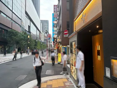 姉キャバ日本橋店 （アネキャバ）への道順 4／5：右手一つ目の路地を右折します。