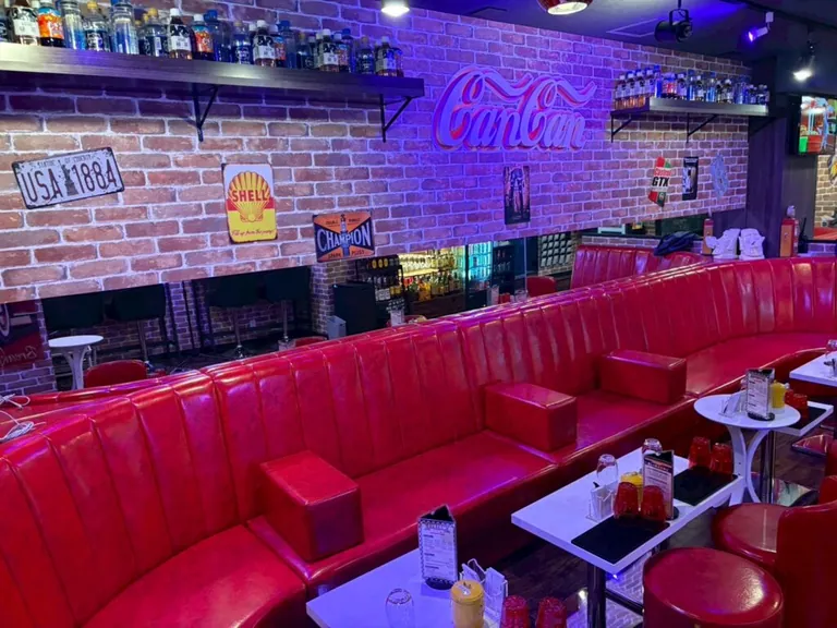 カンカンの店内