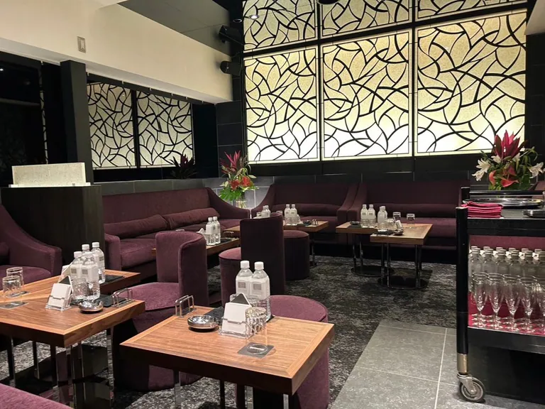 ソロモンの店内