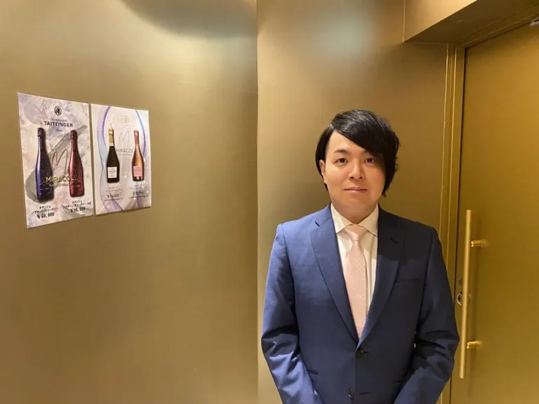 ミラーコールの店内