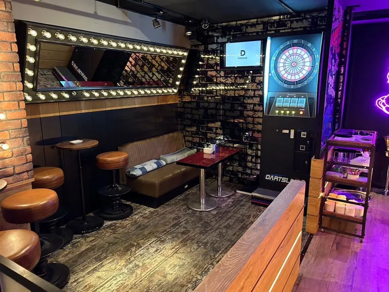 B4 （ビーフォー）の店内