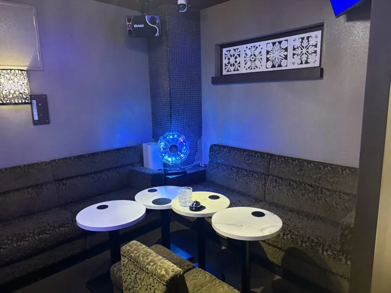 ピンの店内
