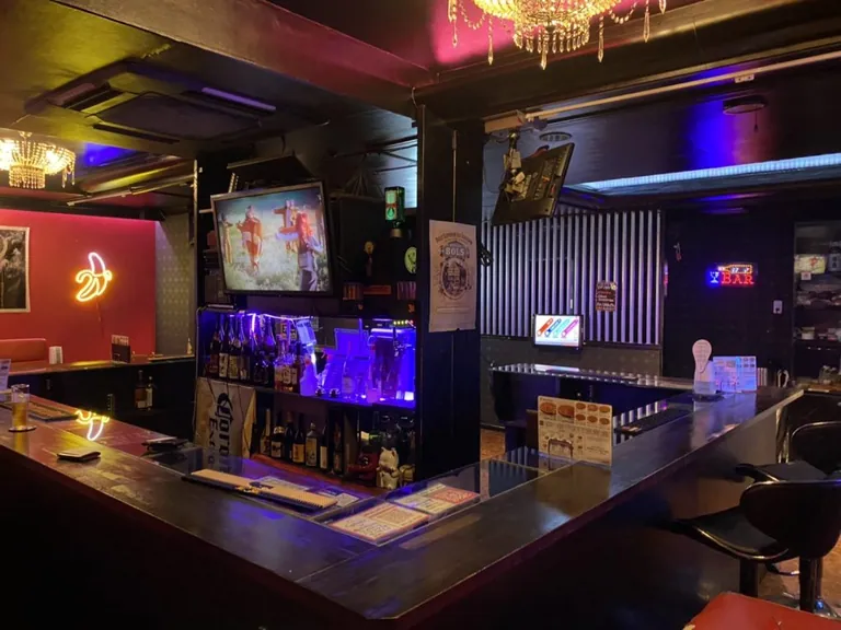 千歳烏山 アリスの店内