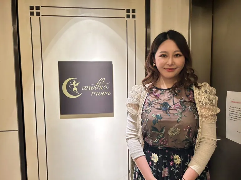 アナザームーンの店内