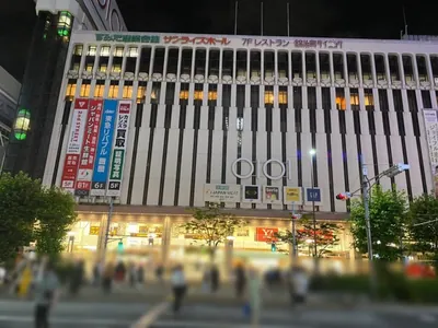 パブロへの道順 3／7：正面に横断歩道が出てくるので渡ります。
