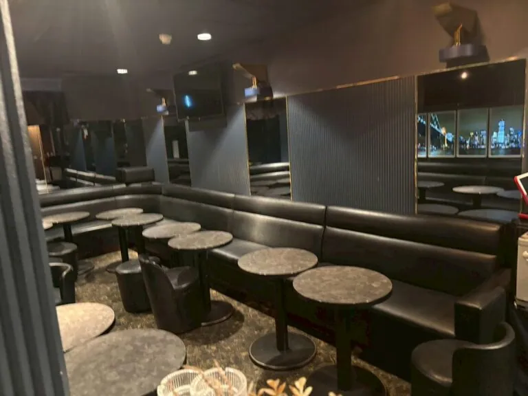 アリエル3の店内
