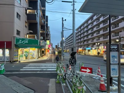 テラス　（Girl’s Bar TERRACE）への道順 3／8：一つ目の十字路を左折します。