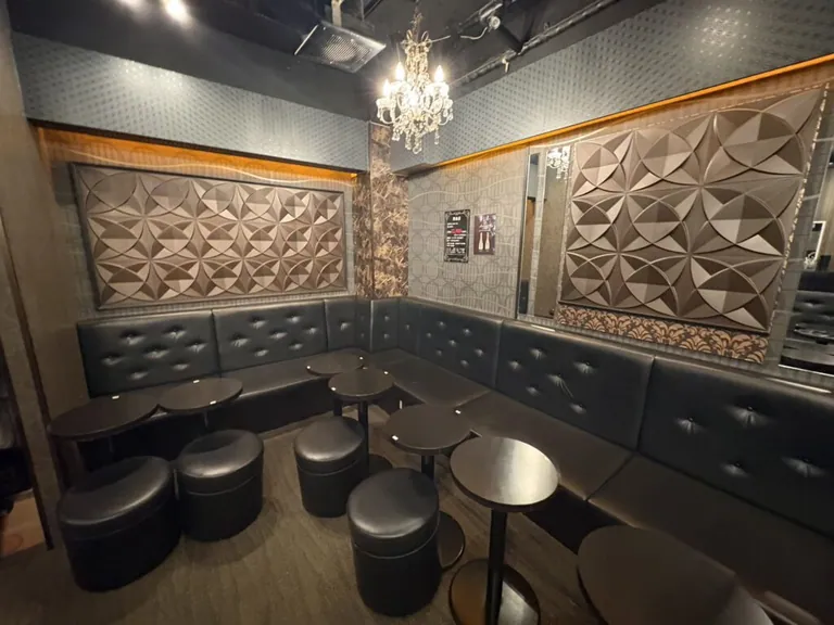 エム （美熟女M）の店内