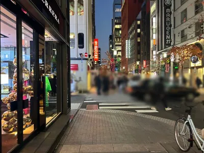 ジャロへの道順 10／12：一つ目の十字路を左折します。