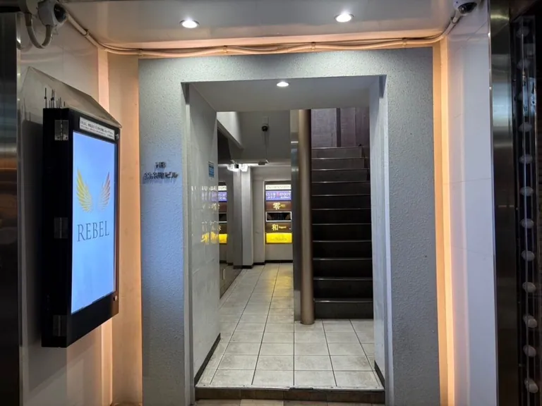 レブルの店内