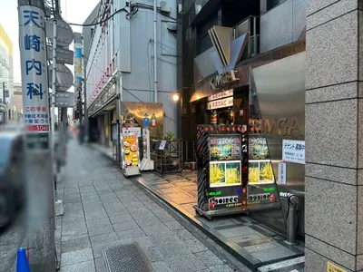 プレステージへの道順 10／10：少し直進すると右手に関内プレステージの入るビルがあります。