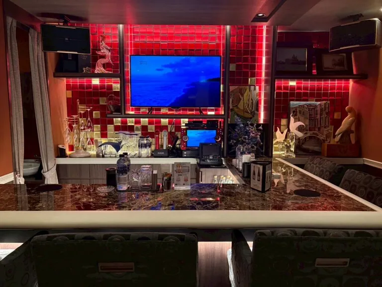 ヴェニスの店内