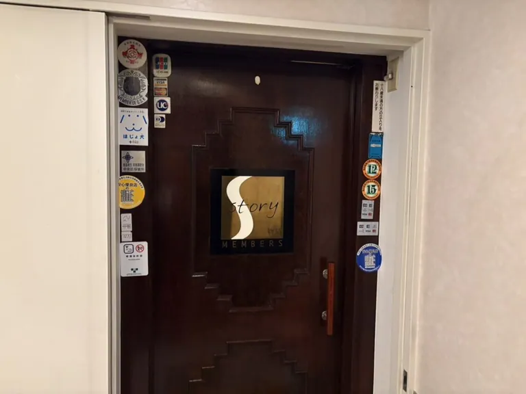 ストーリィの店内