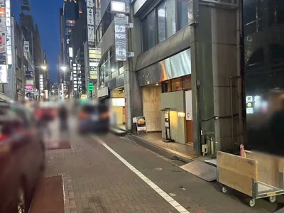 レリアへの道順 11／11：直進後、右手六つ目に銀座レリアの入る「メルディア銀座セントラルビル2号館」があります。