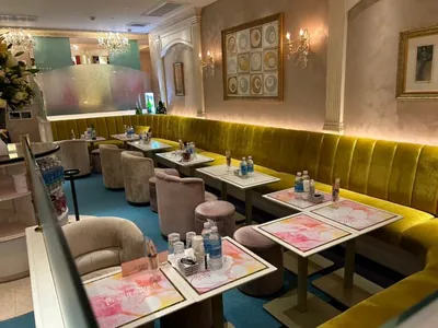 ロドピスの店内