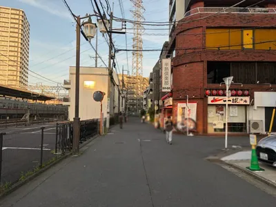 キャットコネクトへの道順 4／5：一つ目の路地を右折します。