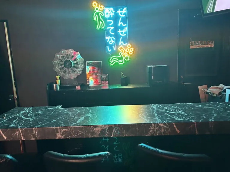 松戸 酒酒 (シュシュ)の店内