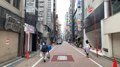 ビジュへの道順 10／11：左折したらそのまま直進します。