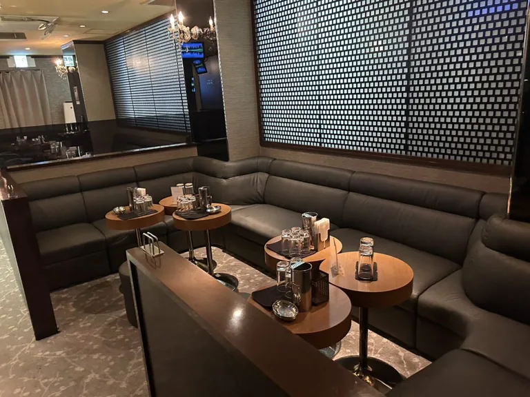 ワイの店内