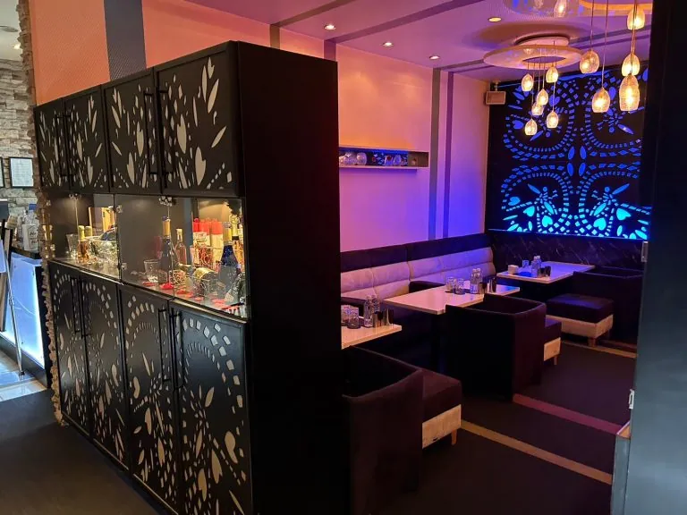 ミントの店内