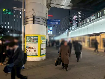 サロンへの道順 3／13：ロータリーを左手に進みます。