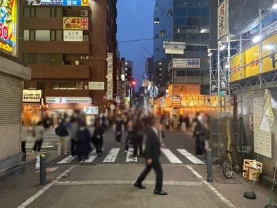 カリンへの道順 6／8：十字路を右折します。