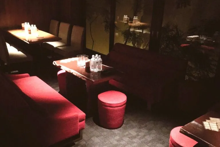 結（ユイ）の店内