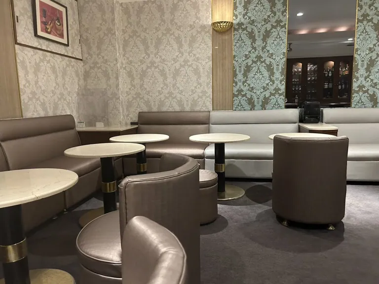 ブルークレールの店内
