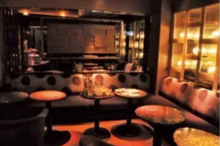 キャンパスカフェ バッドガールズ(Campus Cafe BADD GIRLS 赤坂店)の店内