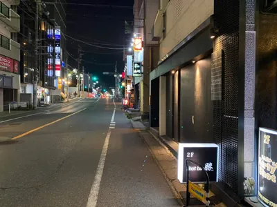 柏　ベロアへの道順 12／13：直進をすると右手にスナックバー勝というお店が出てくるので更に直進をします。