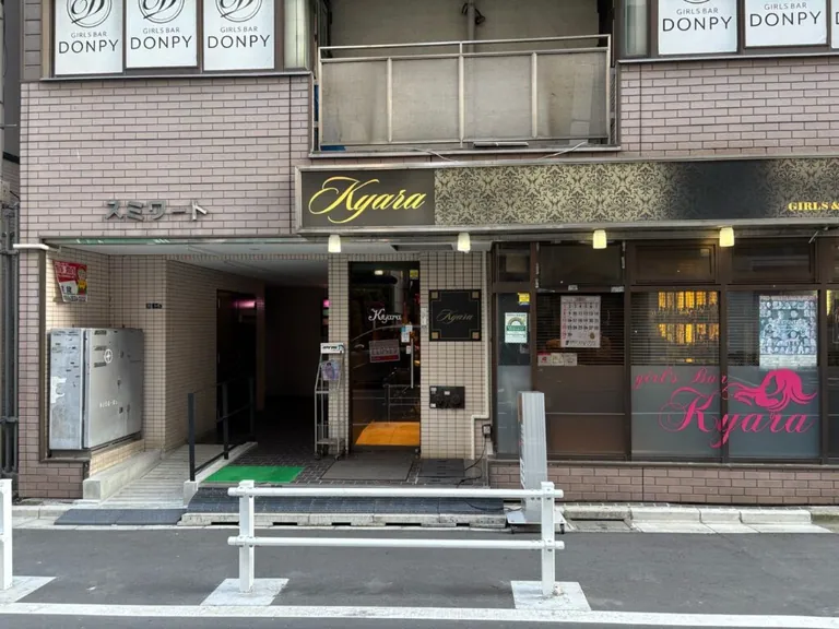 ドンピーの店内