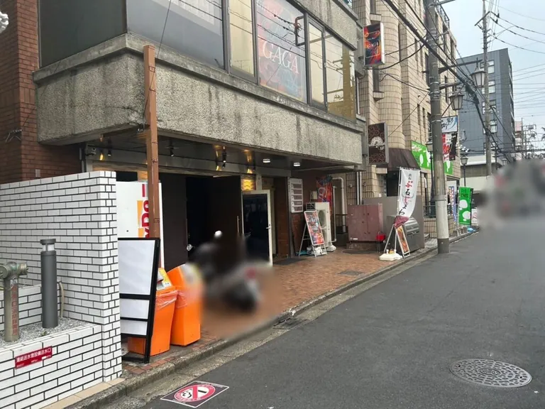 南浦和　トワエモアの店内