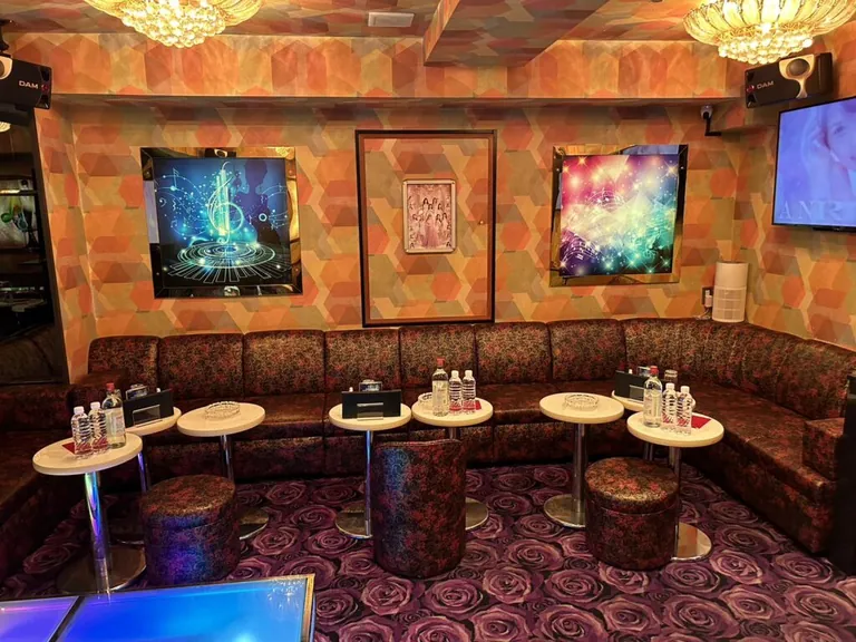ラグゼリアの店内