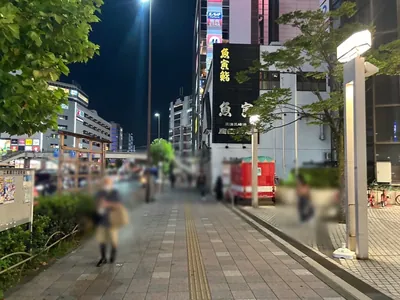 蓮 （レン）への道順 4／10：横断歩道を渡ったら左折します。