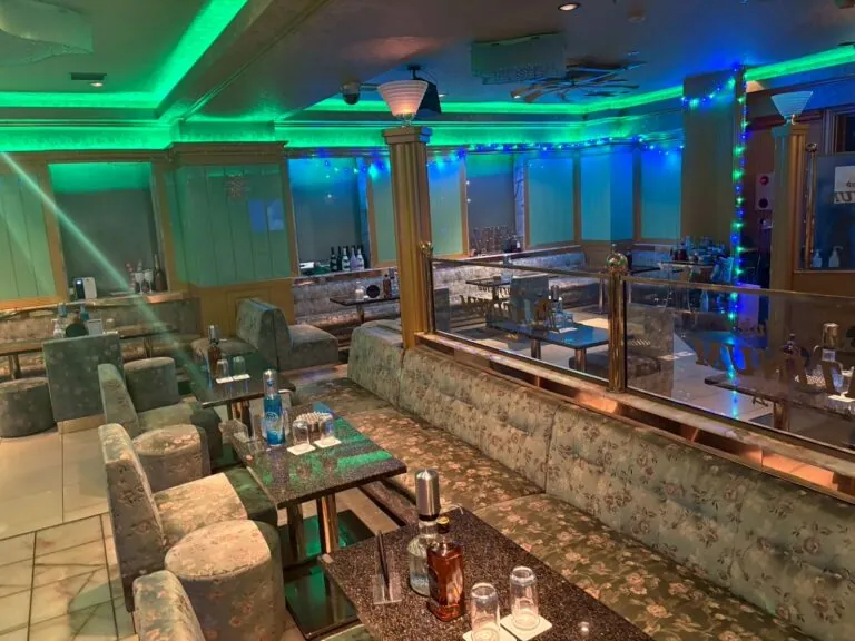 プラチナムの店内