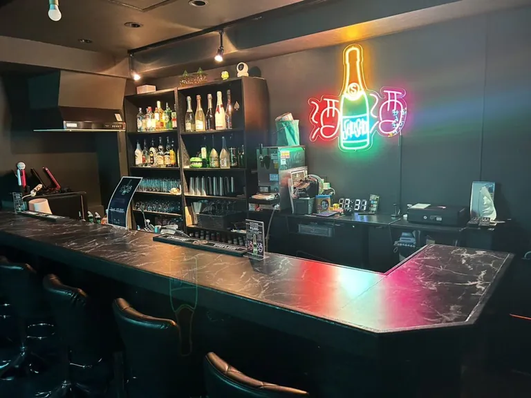 松戸 酒酒 (シュシュ)の店内