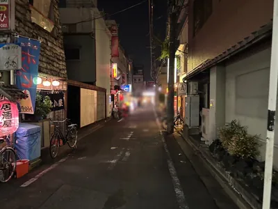 蕨　ラトゥールへの道順 5／6：直進します。